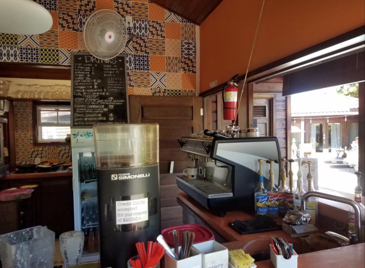 Marbucks Bed & Breakfast San Pedro  Bagian luar foto